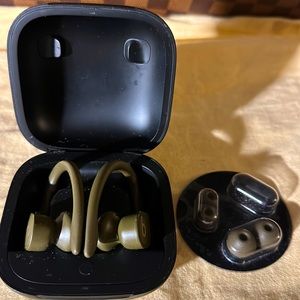 Beats by Dr. Dre - Powerbeats Pro Wireless Earphones.